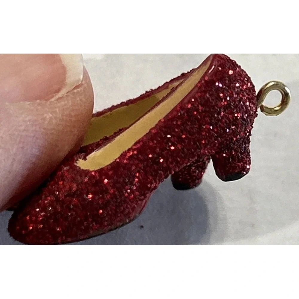 Hallmark Keepsake Ornament Dorothy's Ruby Slippers The Wonders Of Oz #1 1998 Vtg